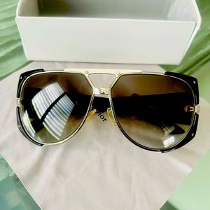 Christian Dior oversized unisex sunglasses 🕶️
